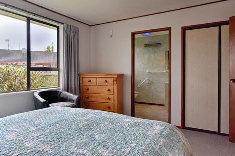 Photo of property in 5 Raeburn Place, Gore, 9710