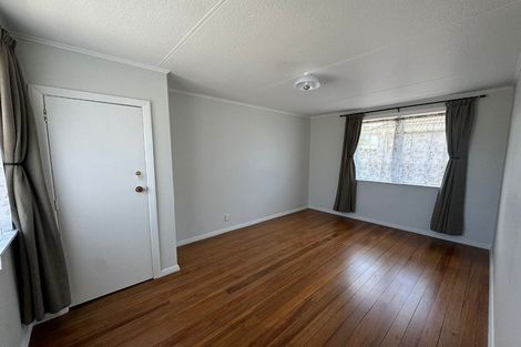 Photo of property in 56 Kelwyn Road, Kelston, Auckland, 0602