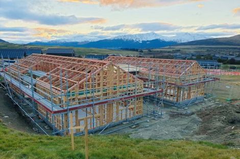 Photo of property in 16 Kinross Lane, Jacks Point, Queenstown, 9371