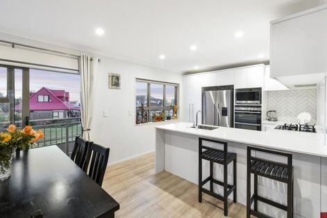 Photo of property in 77 Calluna Crescent, Totara Heights, Auckland, 2105