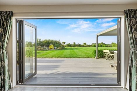 Photo of property in 22 Landsborough Drive, Darfield, 7571