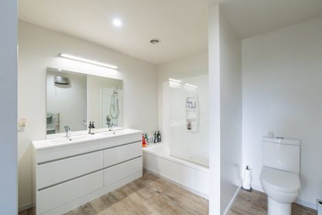 Photo of property in 30 Kakariki Way, Otatara, Invercargill, 9879