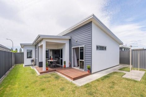 Photo of property in 8 Kaituna Place, Te Awa, Napier, 4110