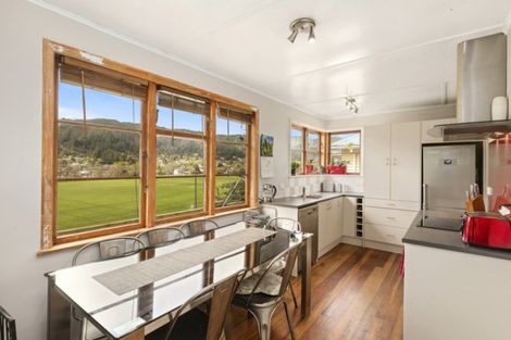 Photo of property in 274 George Street, Stokes Valley, Lower Hutt, 5019
