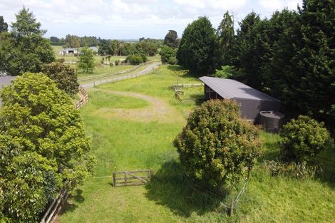 Photo of property in 424 Tararua Road, Levin, 5571