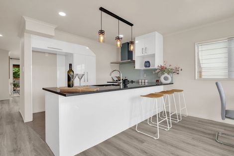 Photo of property in 10 Tribute Loop, Takanini, 2112