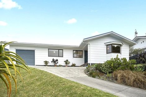 Photo of property in 14 Frances Street, Waikanae Beach, Waikanae, 5036
