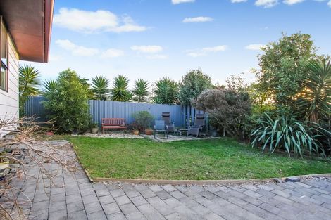 Photo of property in 43 Lavelle Road, Henderson, Auckland, 0612