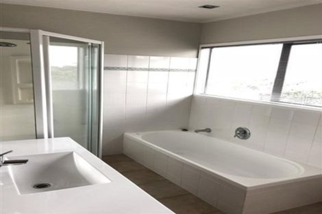 Photo of property in 29 Calypso Place, Rothesay Bay, Auckland, 0630