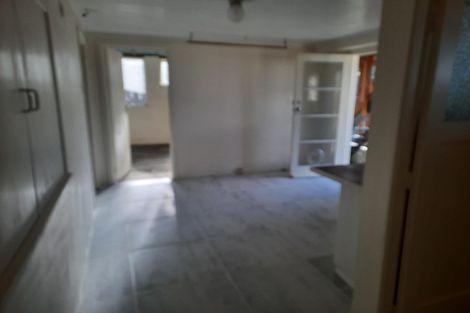 Photo of property in 321 Glenfield Road, Glenfield, Auckland, 0629