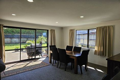 Photo of property in 68 Farnborough Drive, Grandview Heights, Hamilton, 3200