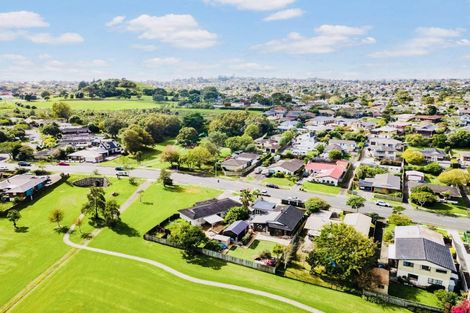 Photo of property in 109 Prince Regent Drive, Half Moon Bay, Auckland, 2012