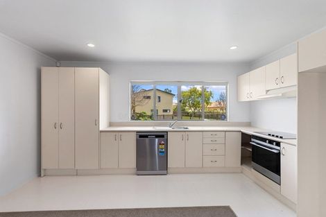 Photo of property in 1 Neta Grove, Henderson, Auckland, 0612