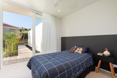 Photo of property in 5 Seaton Road, Murrays Bay, Auckland, 0630