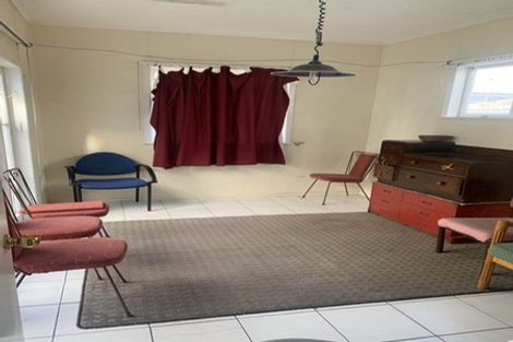 Photo of property in 1/3170 Great North Road, New Lynn, Auckland, 0600