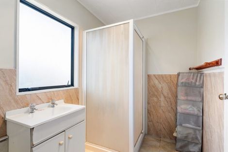 Photo of property in 8 Zurich Place, Weymouth, Auckland, 2103