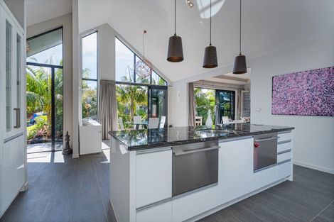 Photo of property in 8 Sara Way, Whitianga, 3510