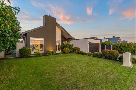 Photo of property in 26 Waitikiri Square, Parklands, Christchurch, 8083