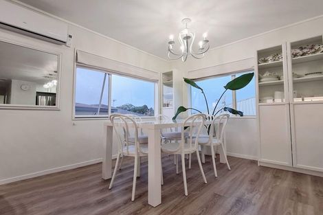 Photo of property in 1/8 Flaunty Place, West Harbour, Auckland, 0618