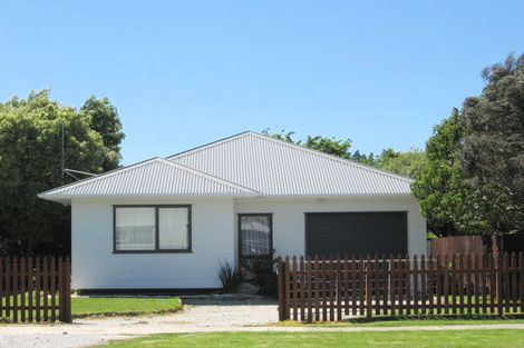 Photo of property in 325 Aberdeen Road, Gisborne, 4010