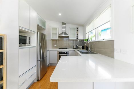 Photo of property in 1/48 Bond Crescent, Forrest Hill, Auckland, 0620