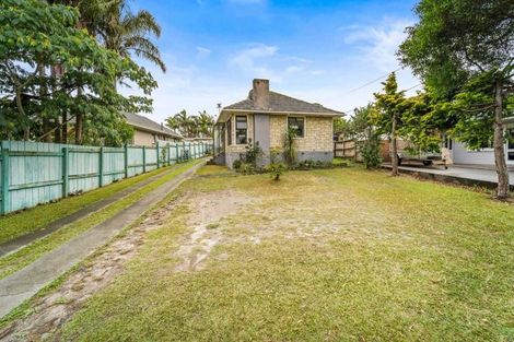 Photo of property in 33 Strid Road, Te Atatu South, Auckland, 0610