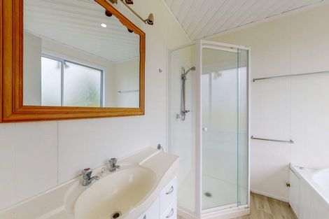 Photo of property in 11 Orchard East Road, Ngatea, 3503