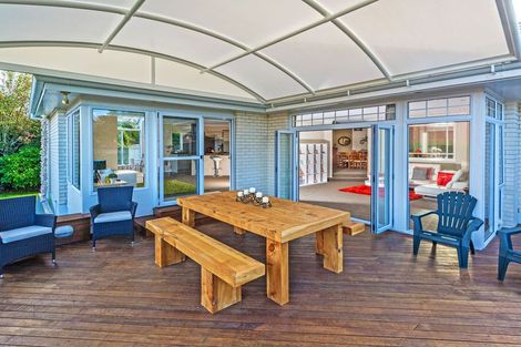 Photo of property in 22 Whitford Road, Howick, Auckland, 2014