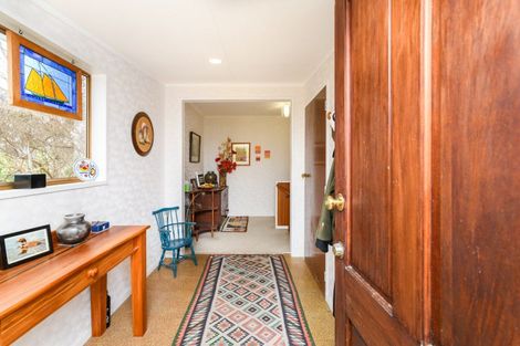 Photo of property in 16 Clifton Terrace, Fitzherbert, Palmerston North, 4410