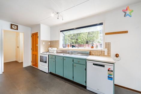 Photo of property in 6 Kendal Grove, Wainuiomata, Lower Hutt, 5014