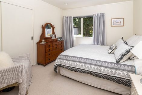 Photo of property in 130 Fisher Parade, Sunnyhills, Auckland, 2010