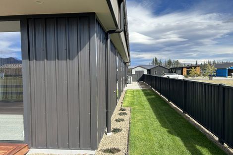 Photo of property in 150 Burdon Loop, Lake Hawea, 9382