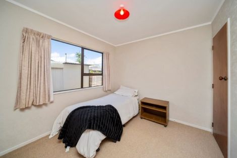 Photo of property in 1/28 Tiverton Crescent, Whalers Gate, New Plymouth, 4310
