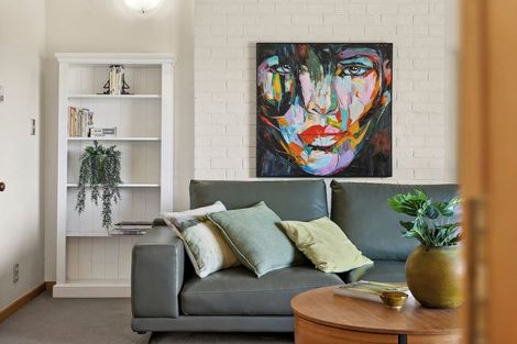 Photo of property in 1 Roto Place, Wanaka, 9305