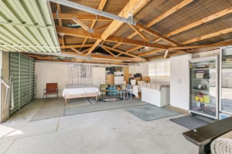 Photo of property in 11 Domain Road, Weymouth, Auckland, 2103