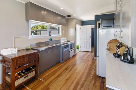 Photo of property in 20 Pamu Place, Waitara, 4320