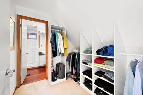 Photo of property in 37 Nicholson Road, Khandallah, Wellington, 6035