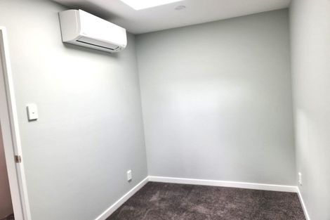 Photo of property in 2/28 Ludlow Terrace, Totara Vale, Auckland, 0627