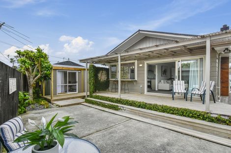 Photo of property in 100 Fitzroy Street, Papatoetoe, Auckland, 2104