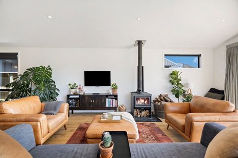 Photo of property in 12 Howden Drive, Jacks Point, 9371