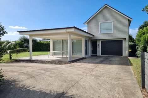 Photo of property in 2 Taumata Road, Omaha, Warkworth, 0986