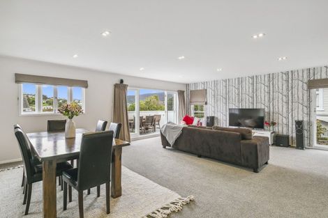 Photo of property in 22 Lucknow Terrace, Khandallah, Wellington, 6035