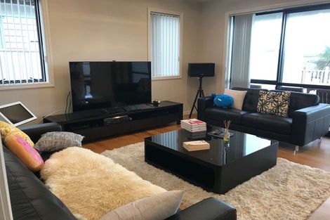 Photo of property in 27 Headland Drive, Long Bay, Auckland, 0630