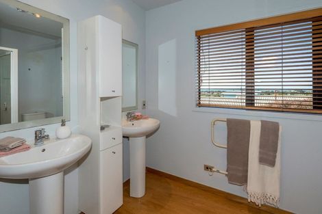 Photo of property in 17 Pine Ridge Terrace, Waikanae Beach, Waikanae, 5036