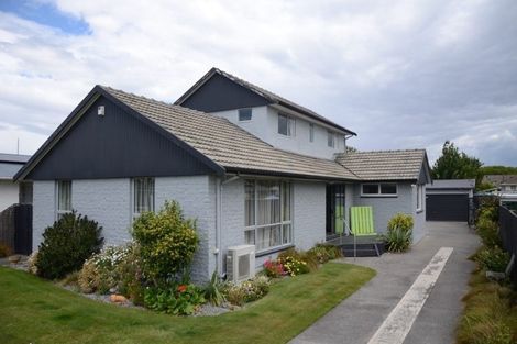 Photo of property in 33 Farnborough Street, Aranui, Christchurch, 8061