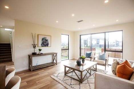 Photo of property in 13 Resnik Crescent, Kumeu, 0810