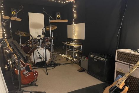 Photo of property in 6 Owhiro Bay Parade, Island Bay, Wellington, 6023