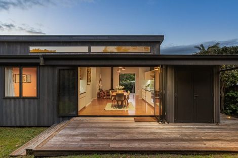 Photo of property in 200 Onemana Drive, Onemana, Whangamata, 3691