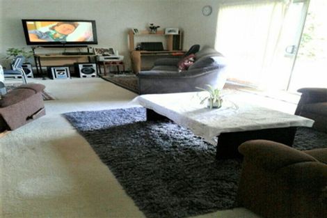 Photo of property in 9 Rathgar Road, Henderson, Auckland, 0610