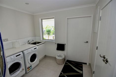 Photo of property in 51 Aquila Drive, Whitianga, 3510